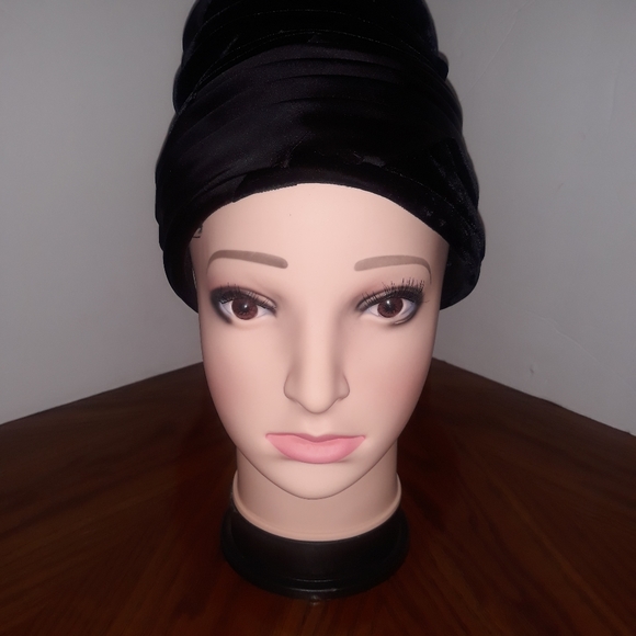 Pillbox hat. - Picture 1 of 9